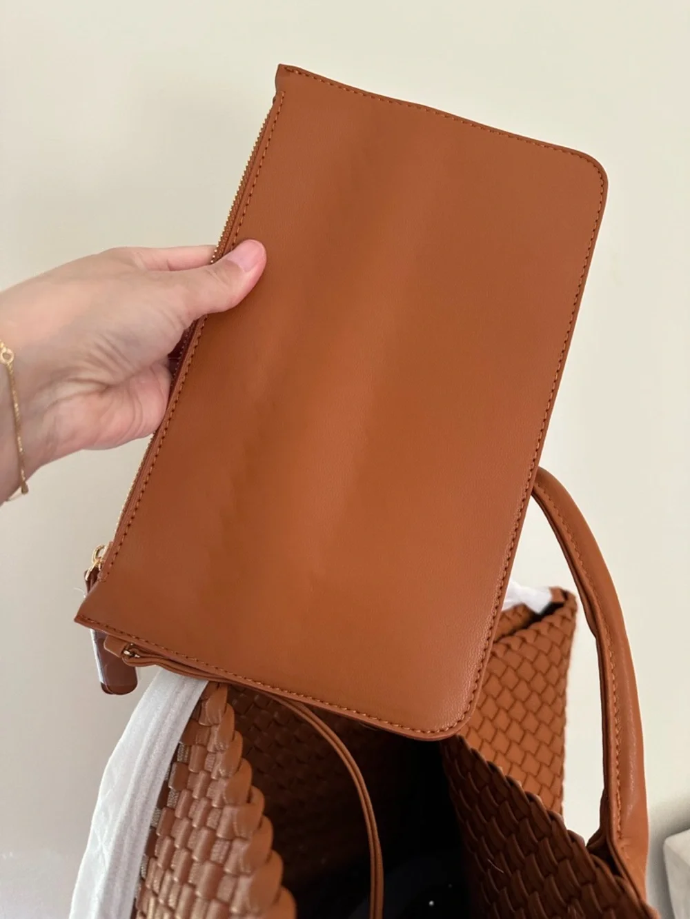 Ithaca woven vegan leather tote - Picture 2 of 3